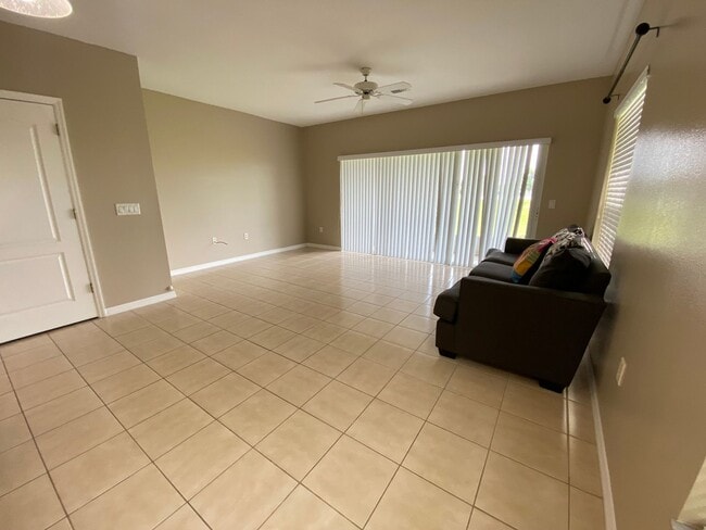Photo - MOVE IN SPECIAL