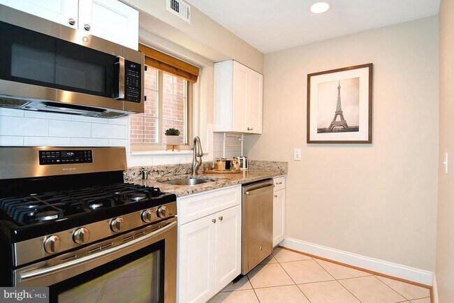 Photo - 718 Park Rd NW Unit 4