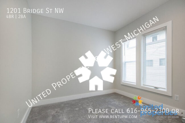 Photo - 1201 Bridge St NW