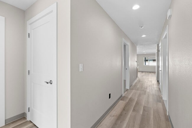 Photo - Zero-step Valley Duplex for rent!