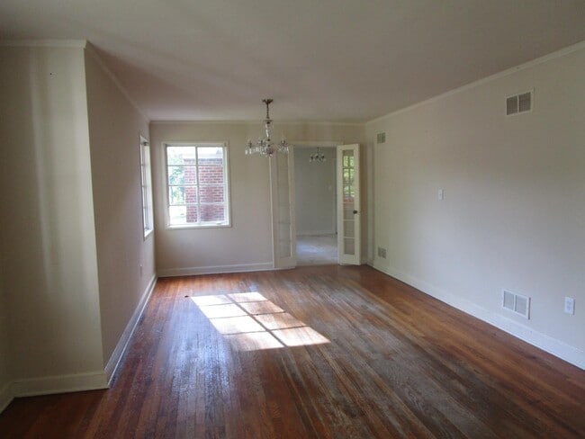 Photo - 298 W Poplar Ave