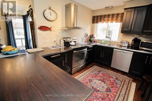 Photo - 348 Boisdale Ave