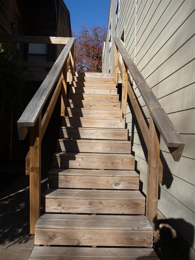 Photo - 2802 NE 9th St