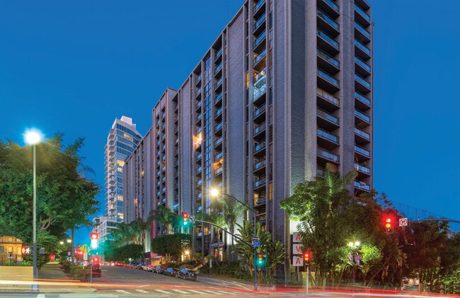 Building Photo - Vera Cortez Hill Rental