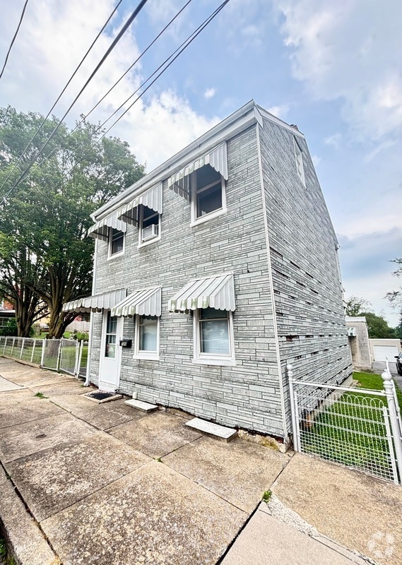 Building Photo - 720 Fremont St Rental