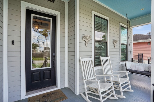 Photo - 5280 Warrington Dr