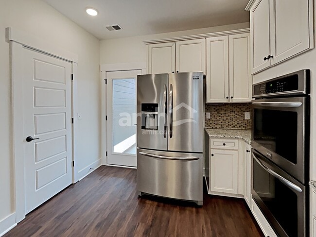 Photo - 1104 Westlawn Blvd