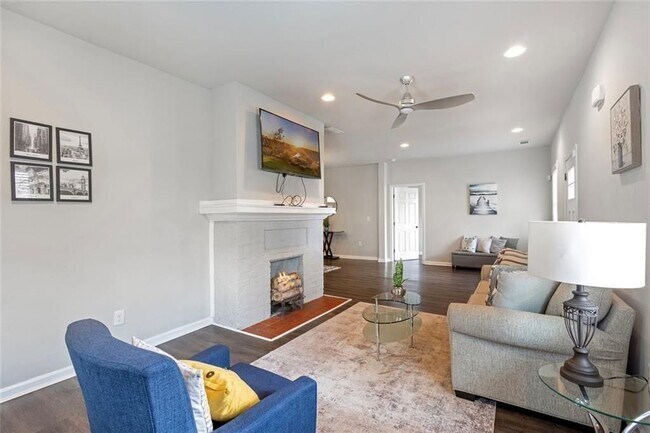 Photo - 1585 Archer St SW