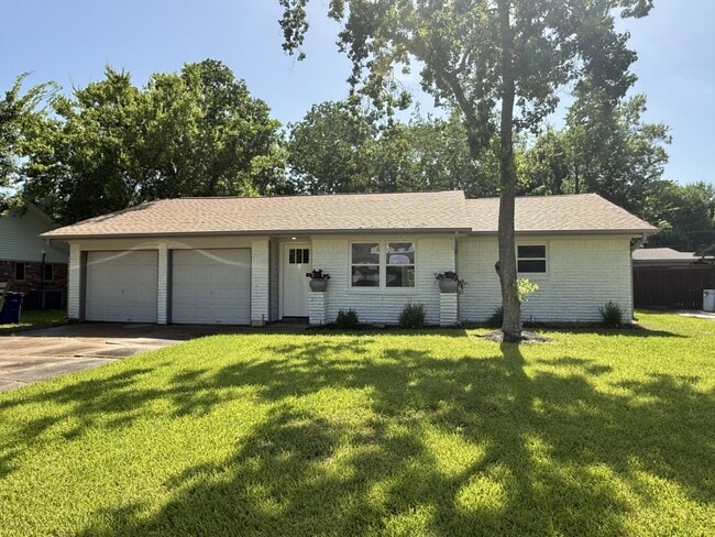 Building Photo - 135 Highland Terrace Dr