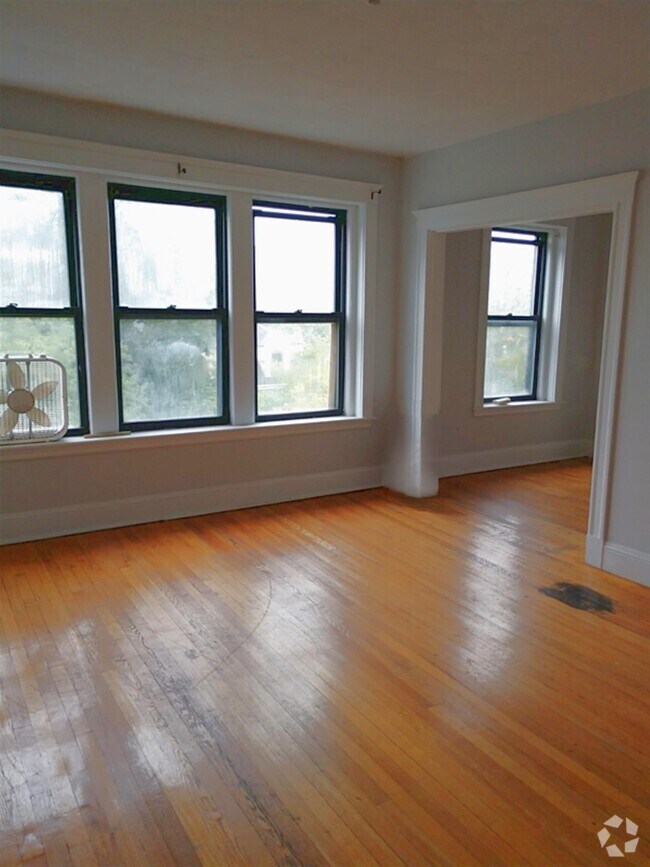 Building Photo - 329 Harvard St Unit 1 Rental