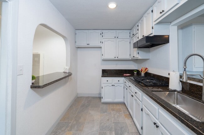 Building Photo - 822 E Windsor Rd Unit 822