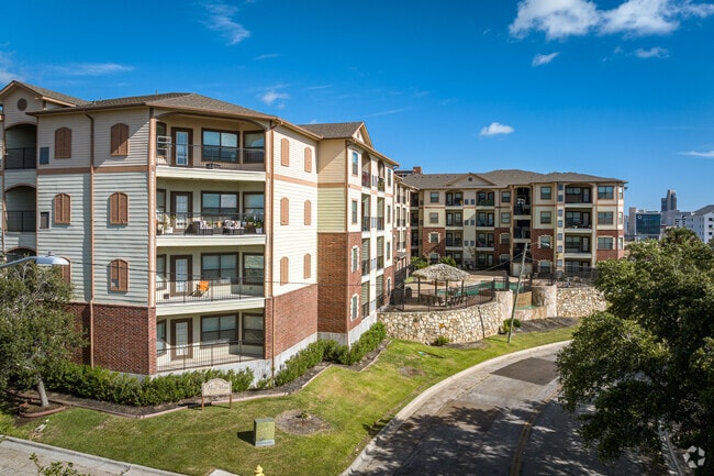 Building Photo - Bay Vista/Bay Vista Pointe Rental