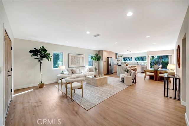 22120 Costanso St
