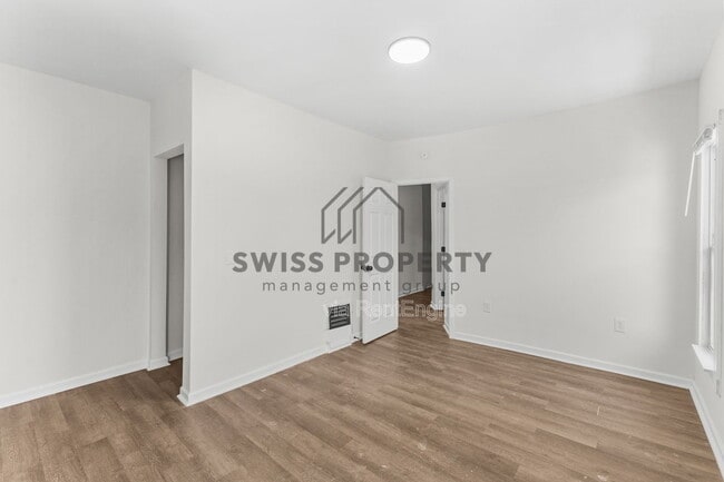 Photo - 1339 Mooberry St