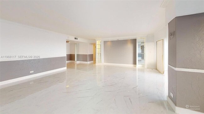 Photo - 1800 NE 114th St Unidad 1705