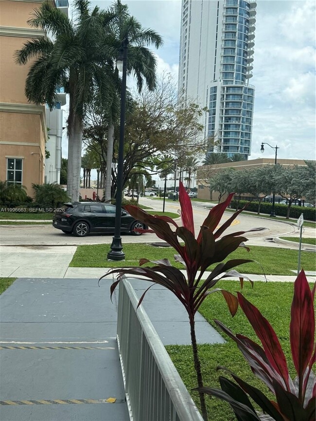 Building Photo - 17560 Atlantic Blvd Unit 302