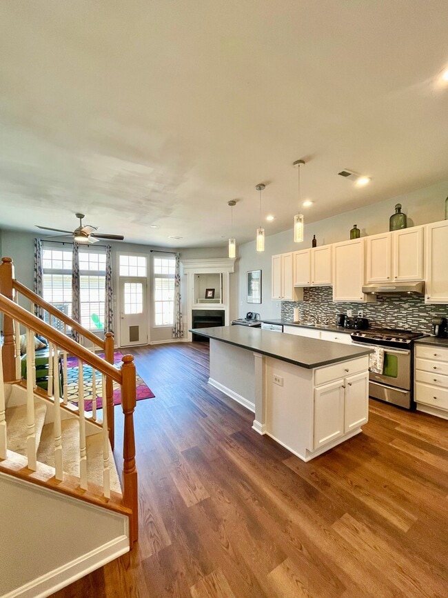 Photo - 42792 Cedar Hedge St