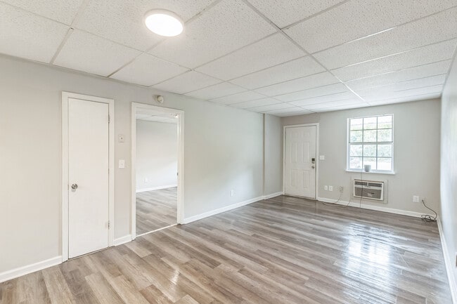 Photo - 105 Walnut Street