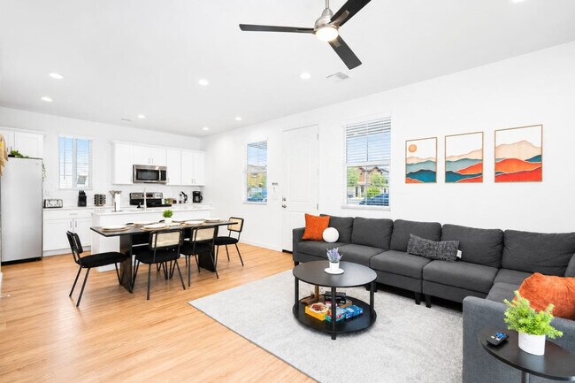 Photo - 814 E Roma Ave Unit SI ID1581373P