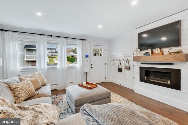 Photo - 429 Hurst St