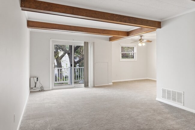 Photo - 5 Warren Lodge Ct