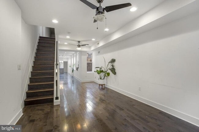 Building Photo - 1937 E Sergeant St