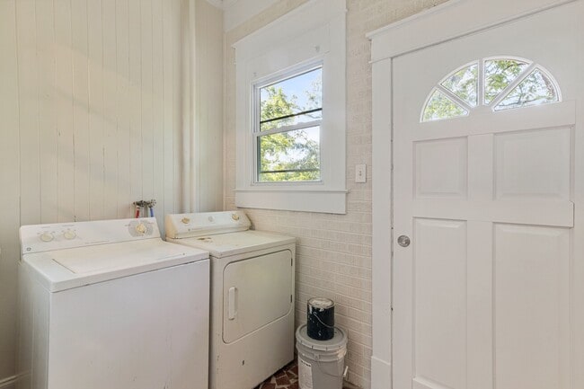 Photo - 717 Holloway Ave