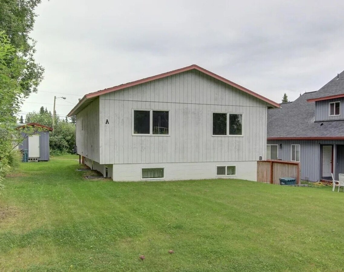 2 Bedroom, 1 Bath in West Anchorage. - 2 Bedroom, 1 Bath in West Anchorage.