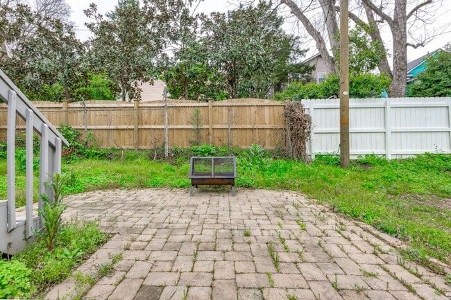 Photo - Pre-Leasing for the 26-27 School Year! - W... Unit 1015 1