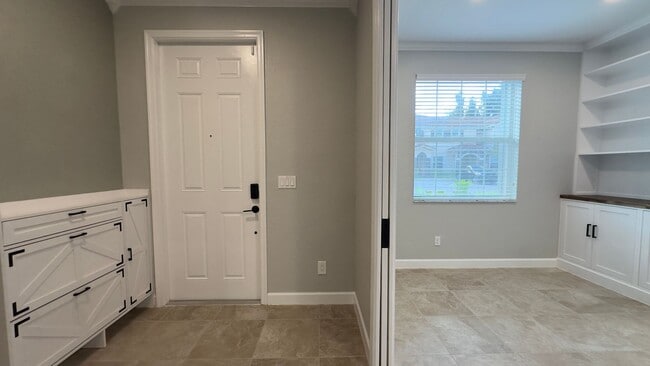 Photo - Charming 2-Bed Townhouse with on Ashley River Road!