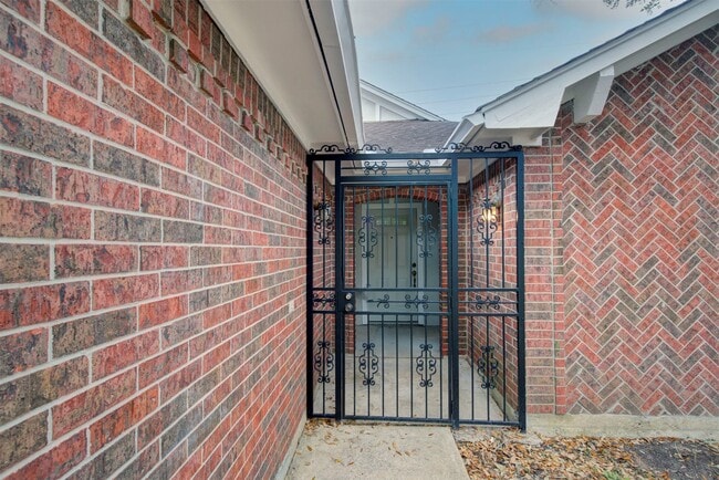 Photo - 1402 Forest Home Dr