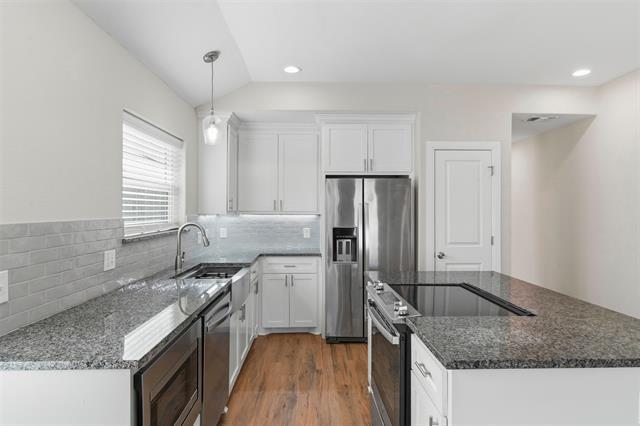 Photo - 802-804-804 N Broughton St