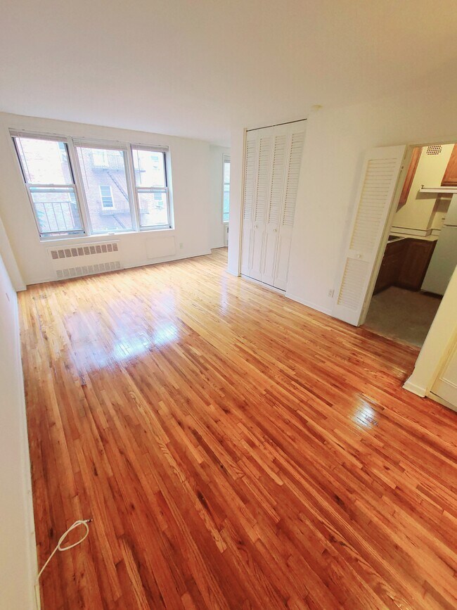 Photo - 110-48 72nd Ave