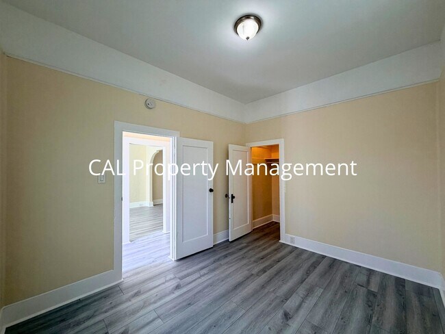 245 Maple St Unit Front