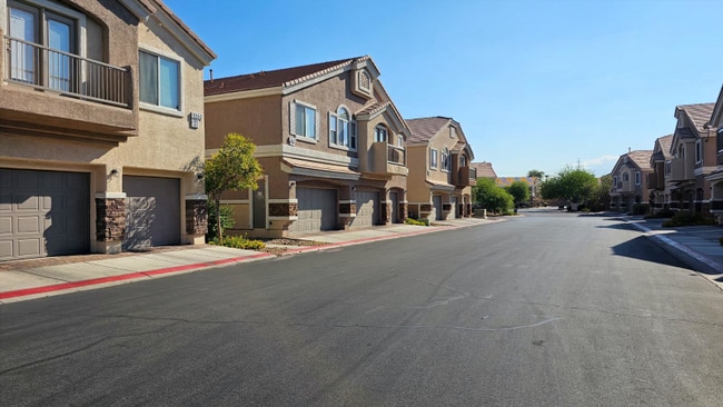 Photo - 5547 High Wager Way