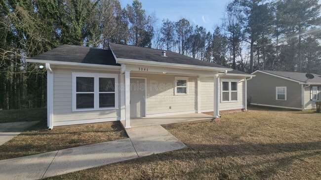 Building Photo - 3046 Embry Way SE