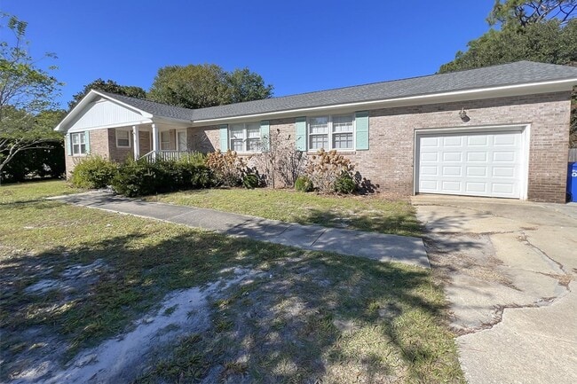 Building Photo - Beautifully Updated Home Near Wrightsville Beach & Mayfaire - Pet Friendly!