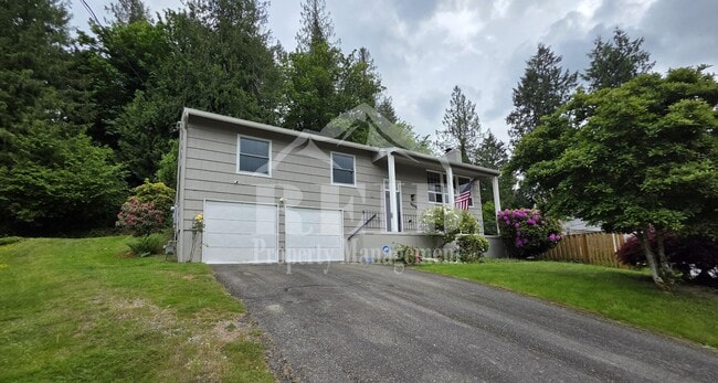 Building Photo - Central Kitsap Home with Large Fenced Yard Close to Shopping, Base, & Kitsap Lake
