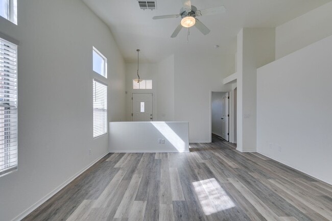 Photo - SUMMERLIN BEAUTY*3 LARGE BEDROOMS*UPGRADED*
