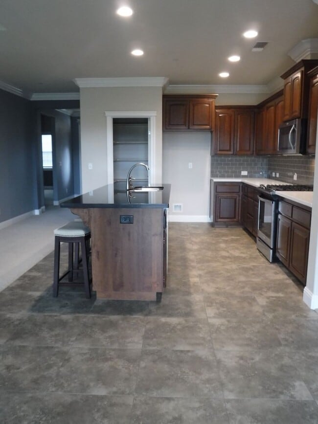 Photo - Lovely 4 Bedroom Home!