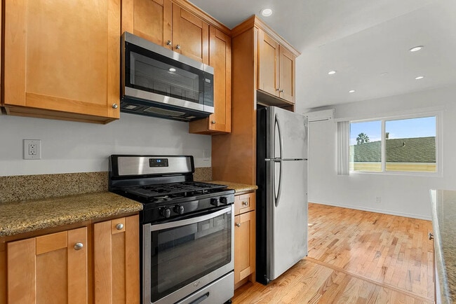Photo - 1425 N Harper Ave Unidad APT 10