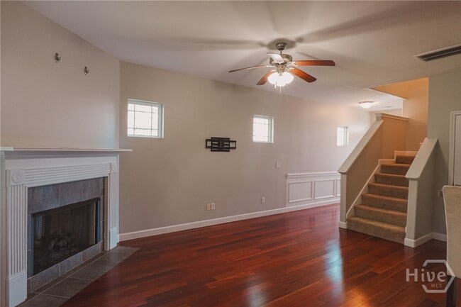 Photo - 260 Summer Hill Way