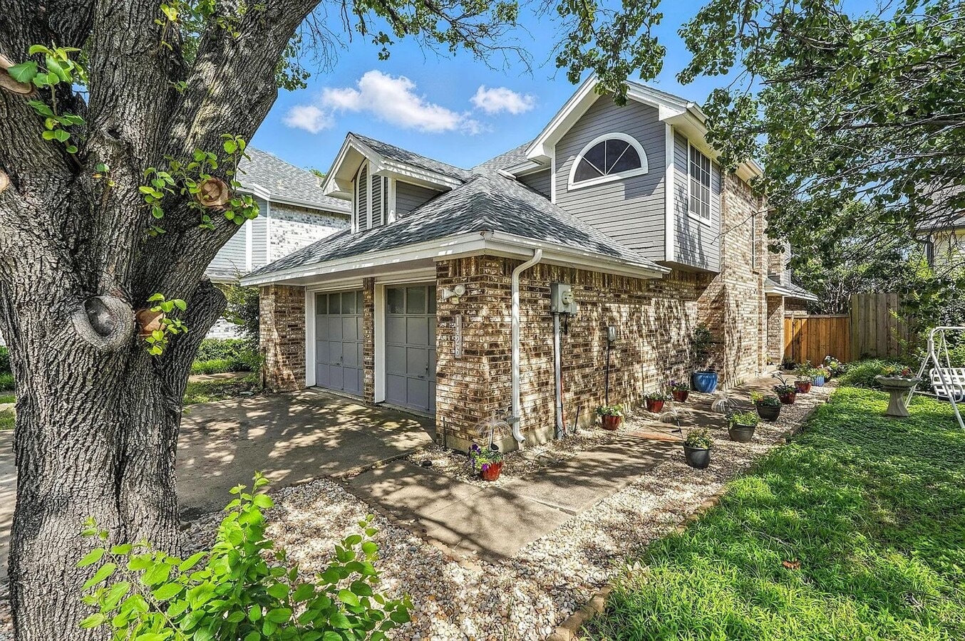 Photo - 1426 Harmony Ln