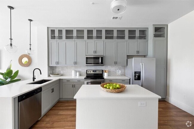 Building Photo - 1508 Blodgett St Unit 305 Rental