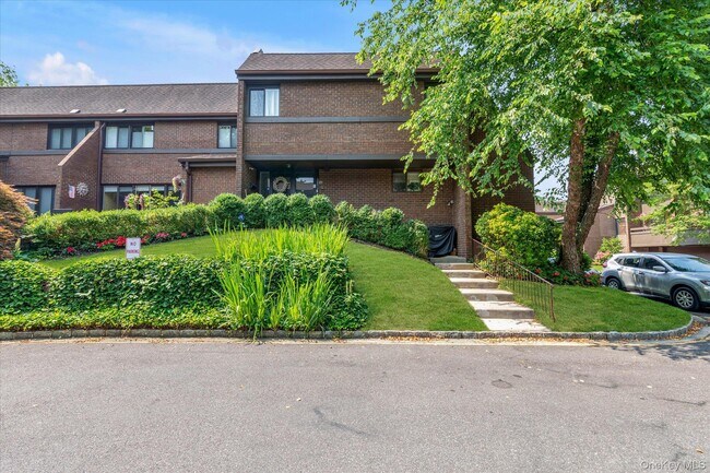 Building Photo - 21 Spring Hollow Rd