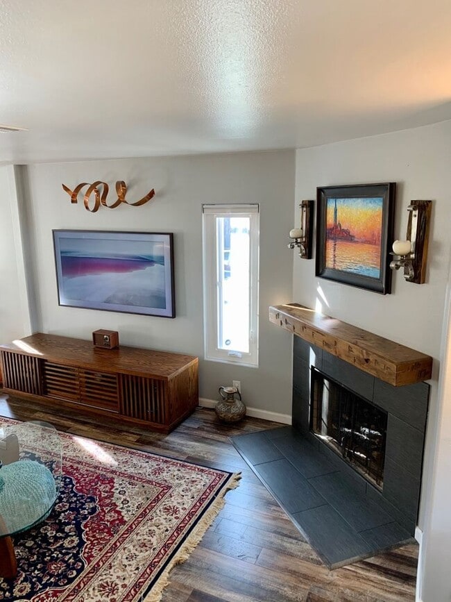 Photo - 3 bed updated OB townhome, near beach