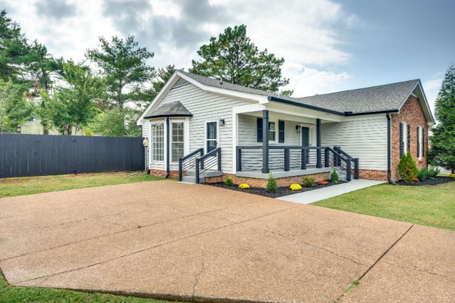 Photo - 520 Riverview Dr