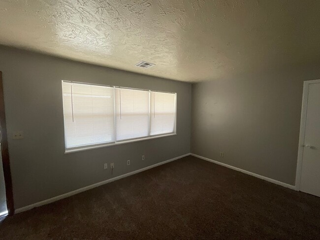 Photo - 3 Bed, 2 Bath, 1 Car Garage