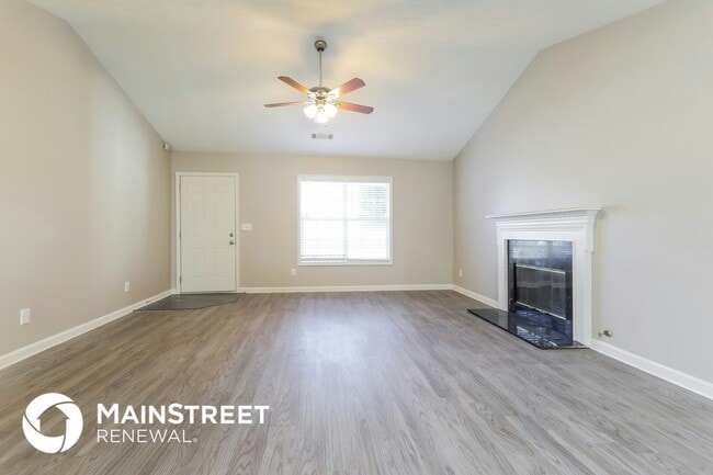 Photo - 852 New England Ct