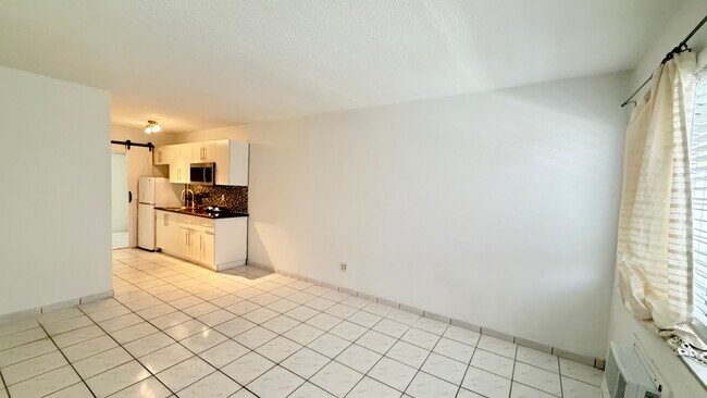 1234 Euclid Ave Unit 4